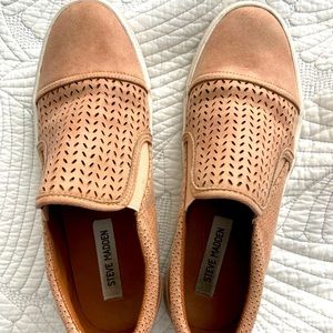 Good condition Steve Madden slides